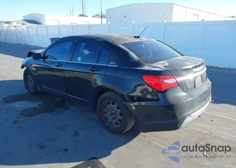 2014 Chrysler 200 Lx z USA, uszkodzony, nr VIN 1C3CCBAB4EN208557